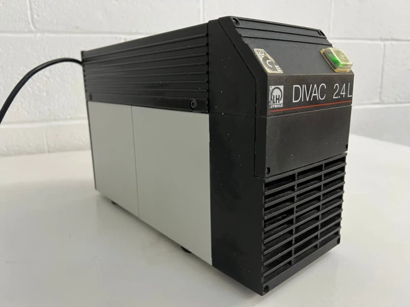 DIVAC 2.4 L Vacuum Pump