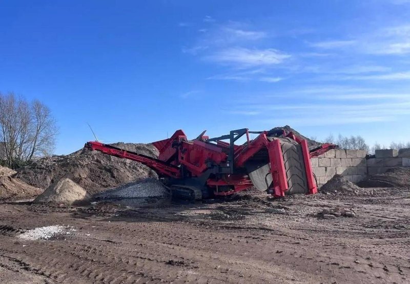 2009 Terex Finlay 883 Mobile Screener