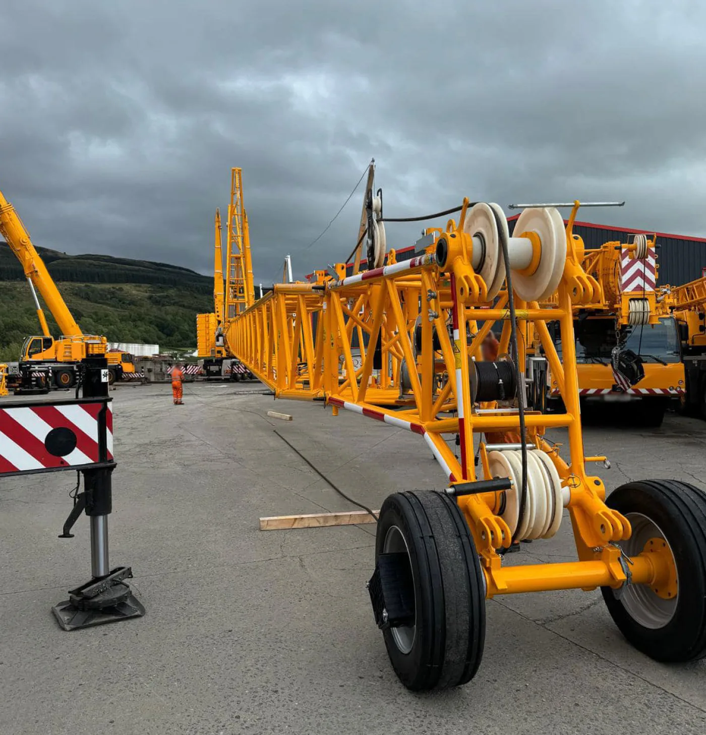 Tadano GR 1000 EX-4 Rough Terrain Crane - 3