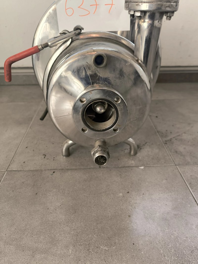 USED STAINLESS STEEL CENTRIFUGAL PUMP