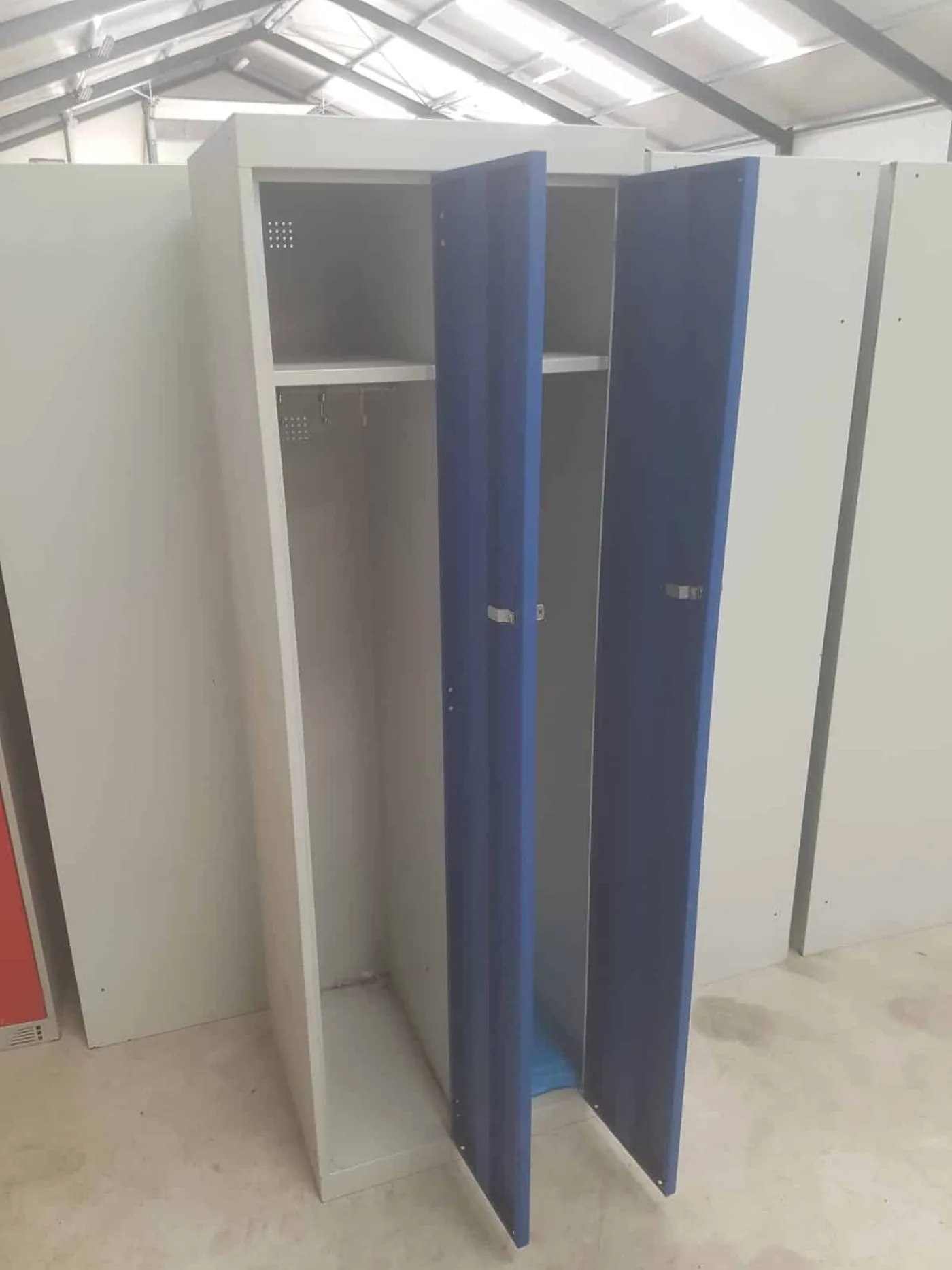 Double lockers, Red & Blue - 4