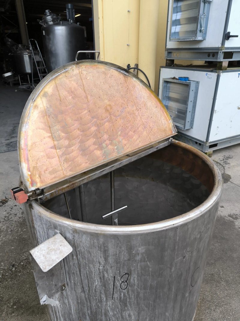 316 STAINLESS STEEL TANK OF 510 LITRES WITH AGITATION