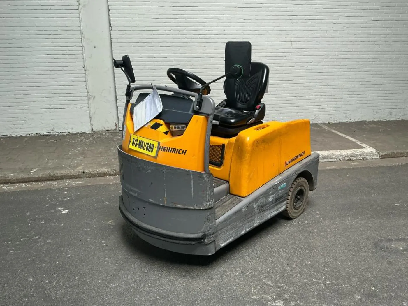 2017 Jungheinrich Tow tractor - 1