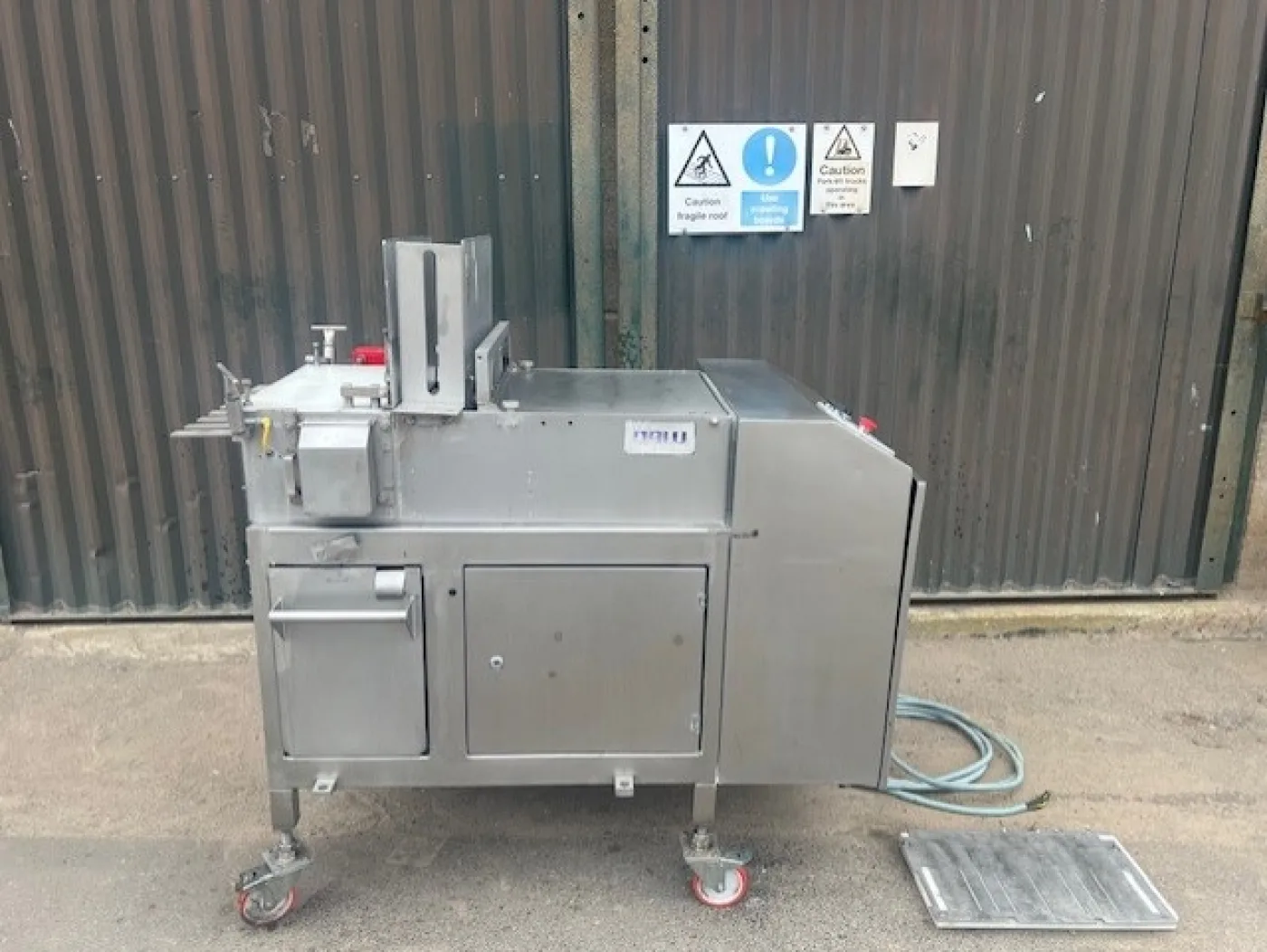 AEW Fish Finger Portion Saw - 1