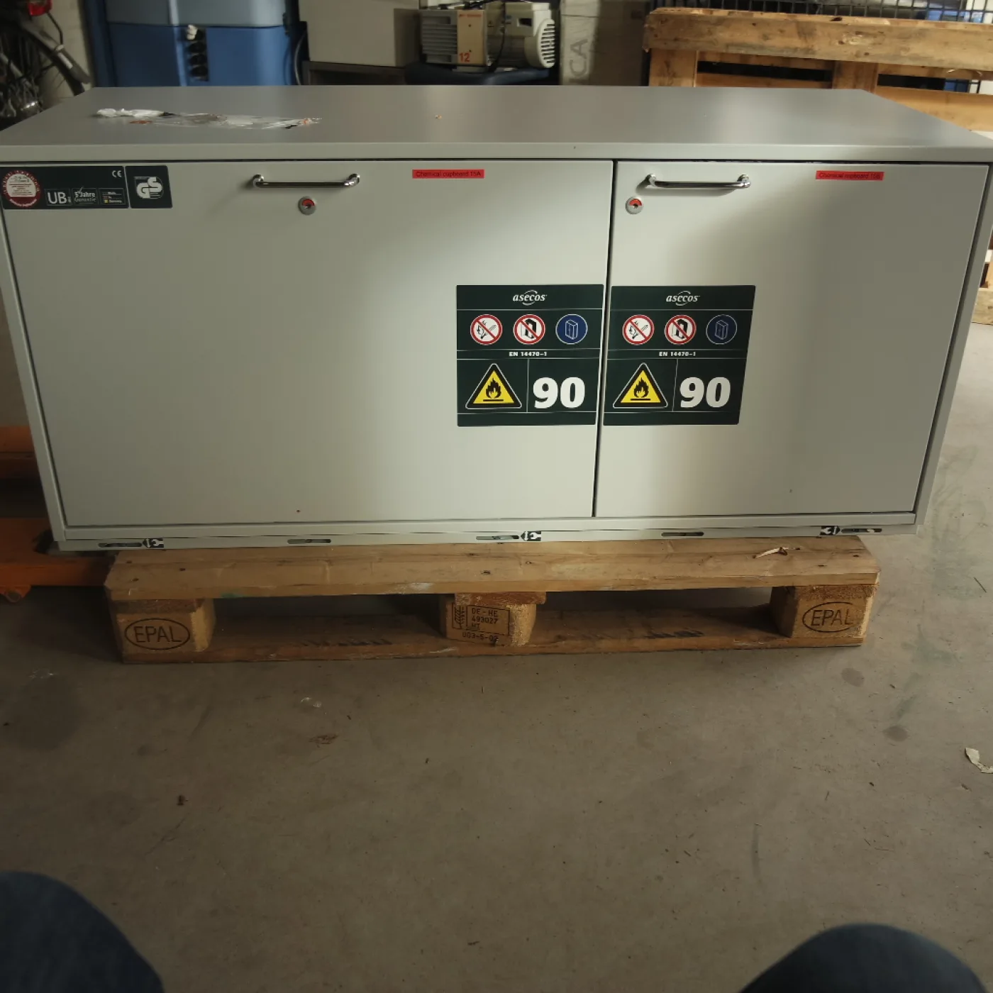 1210 - Used safety storage under bench cabinet Asecos model UB-S-90 - 1
