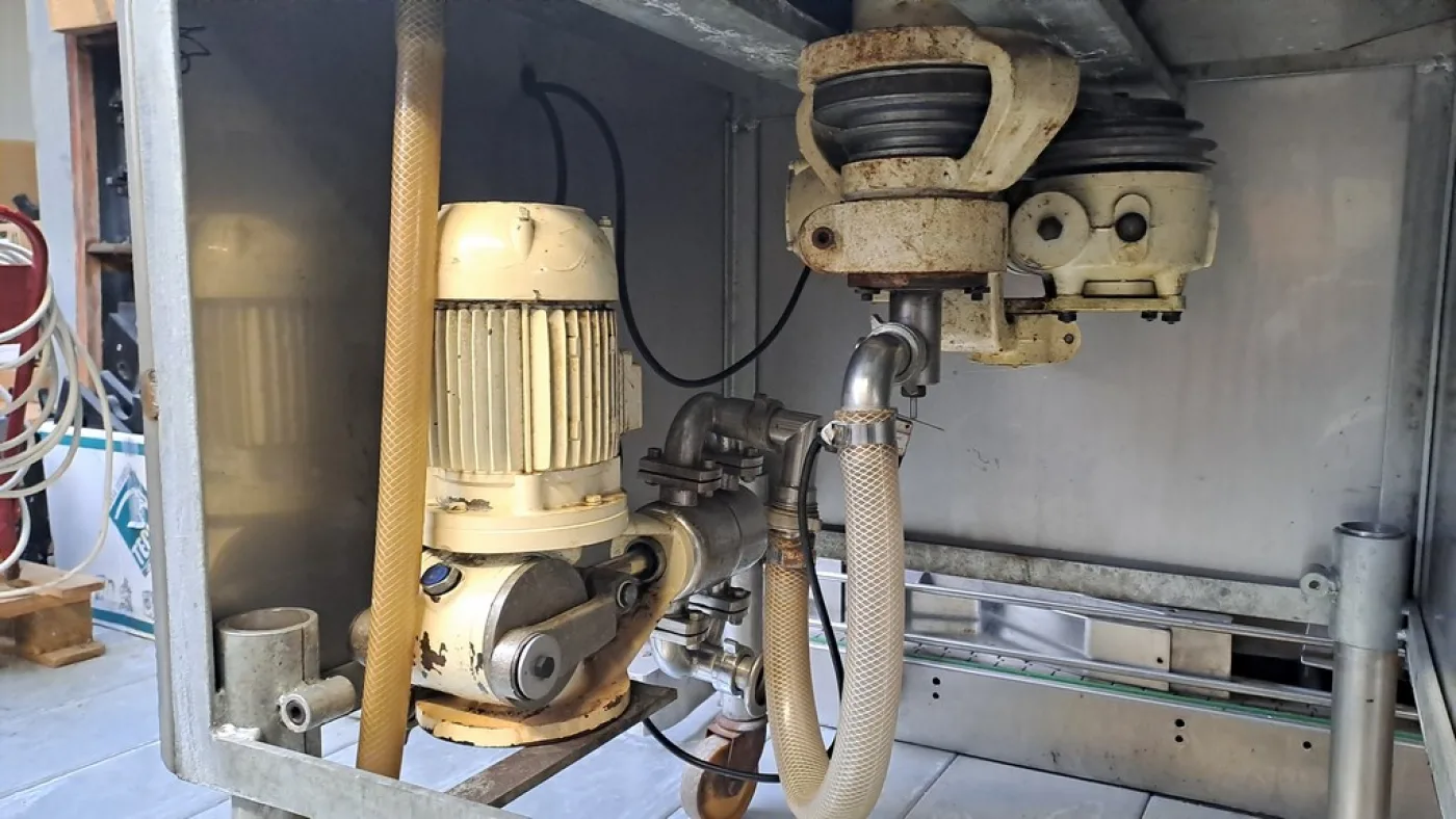 SEMIAUTOMATIC FILLING MACHINE IN STAINLESS STEEL GAI WITH 14 VALVES, SECOND-HAND MACHINE - 5