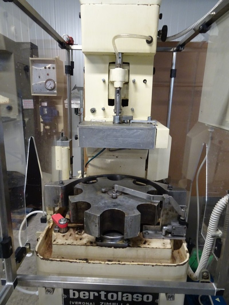 AUTOMATIC CORKING MACHINE BERTOLASO, MODEL SUPER GLORIA 108, MONOHEAD FOR NATURAL CORKS, SECOND-HAND MACHINE