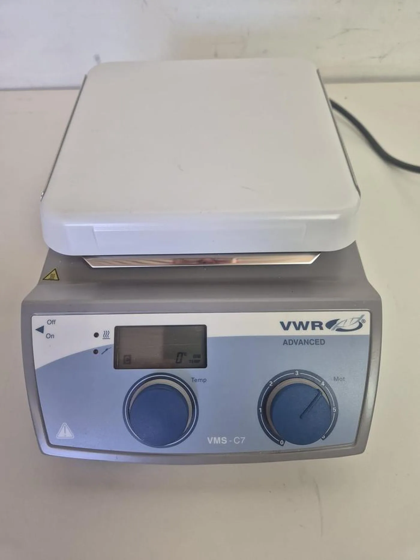 VWR Advanced VMS-C7 Hotplate - 1