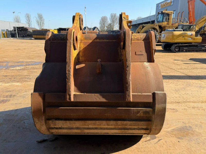 Excavator bucket 385 HH8 / 1800