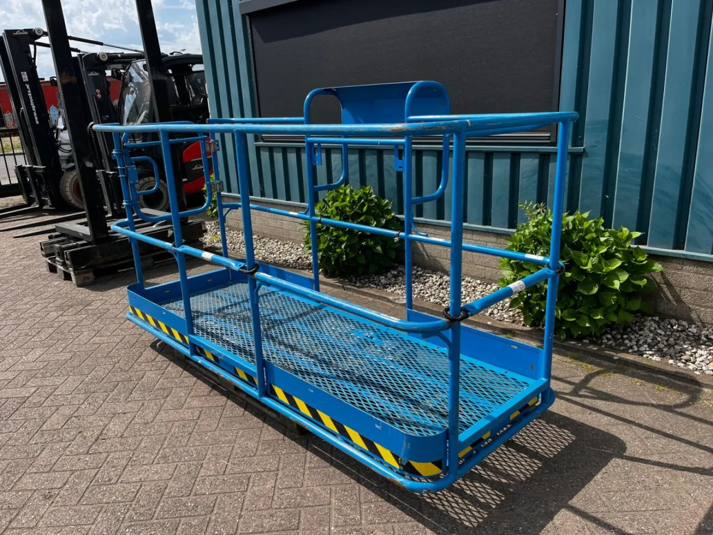 Genie 8FT BASKET- PLATFORM No.1272304GT - 3