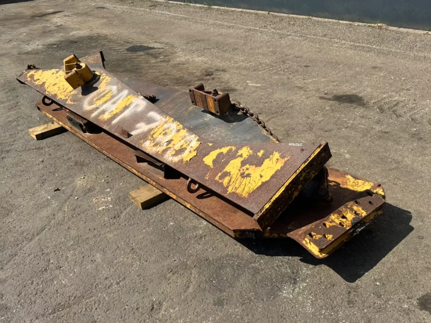 Caterpillar Tail gate730 - 7