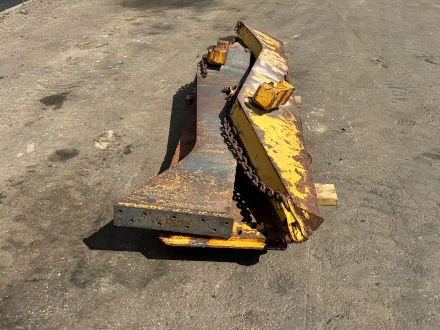 Caterpillar Tail gate730 - 2