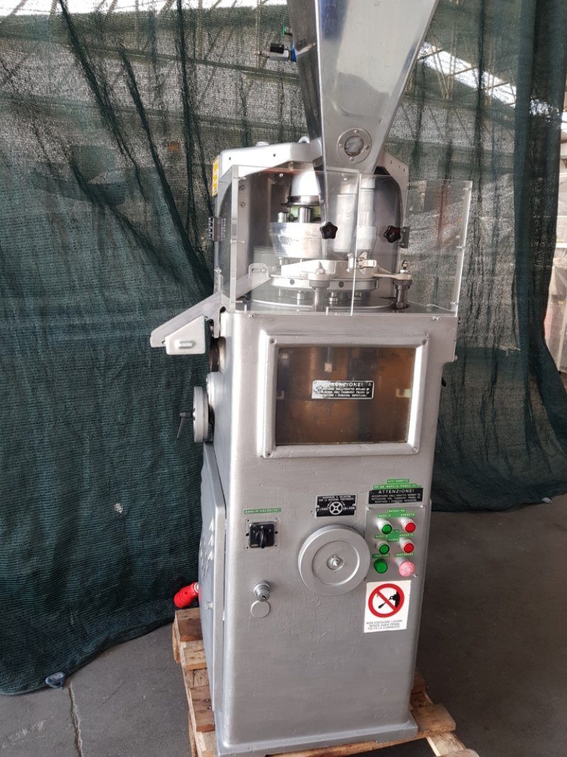 COMPRIMITRICE ROTATIVA – RONCHI MOD. AM8197