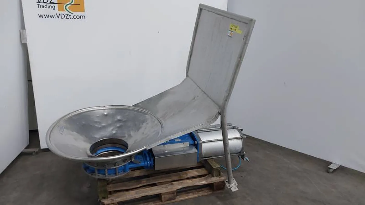 Cattle hide blow-off unit with trough - 2