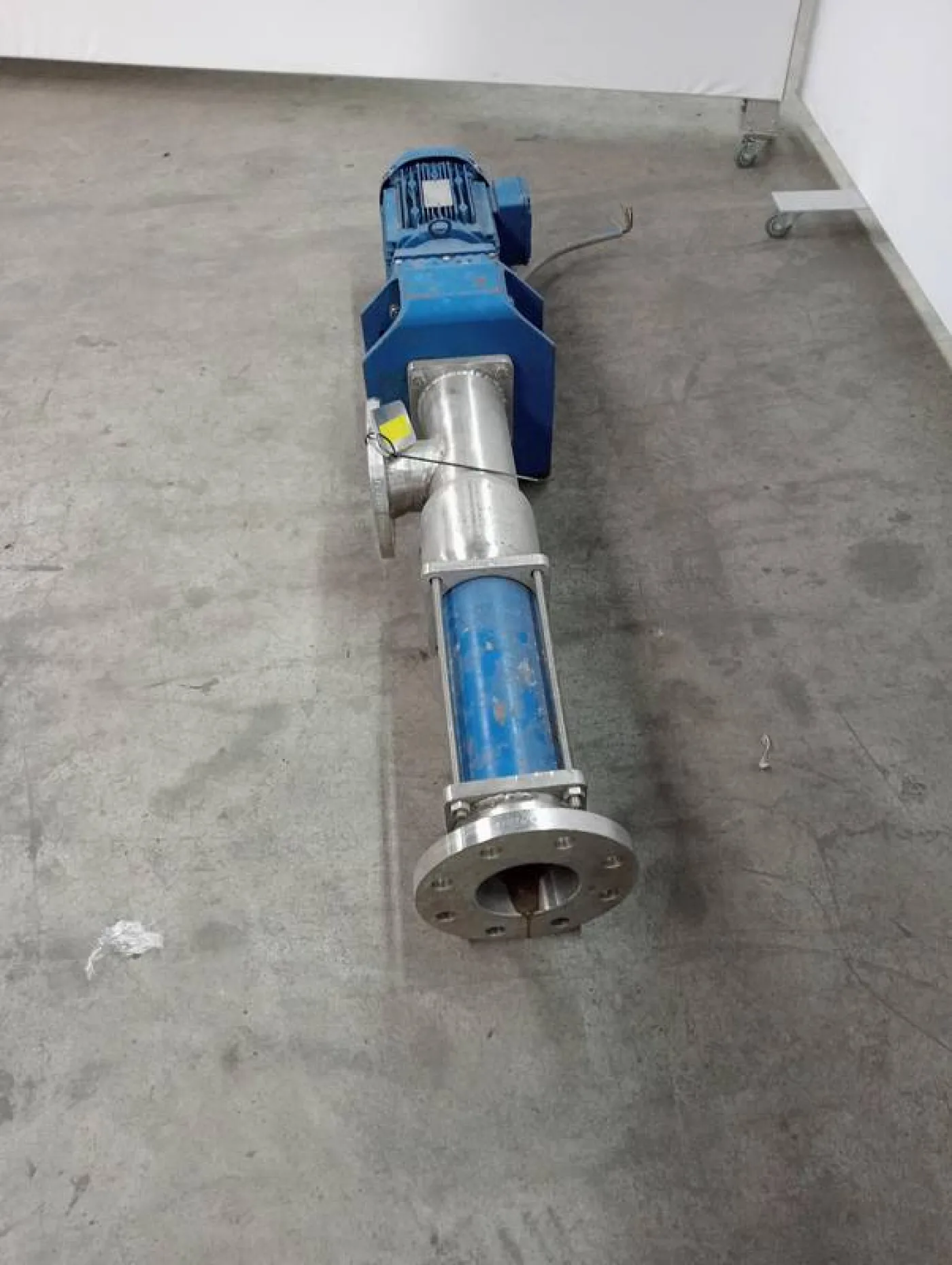 Displacement pump - 3