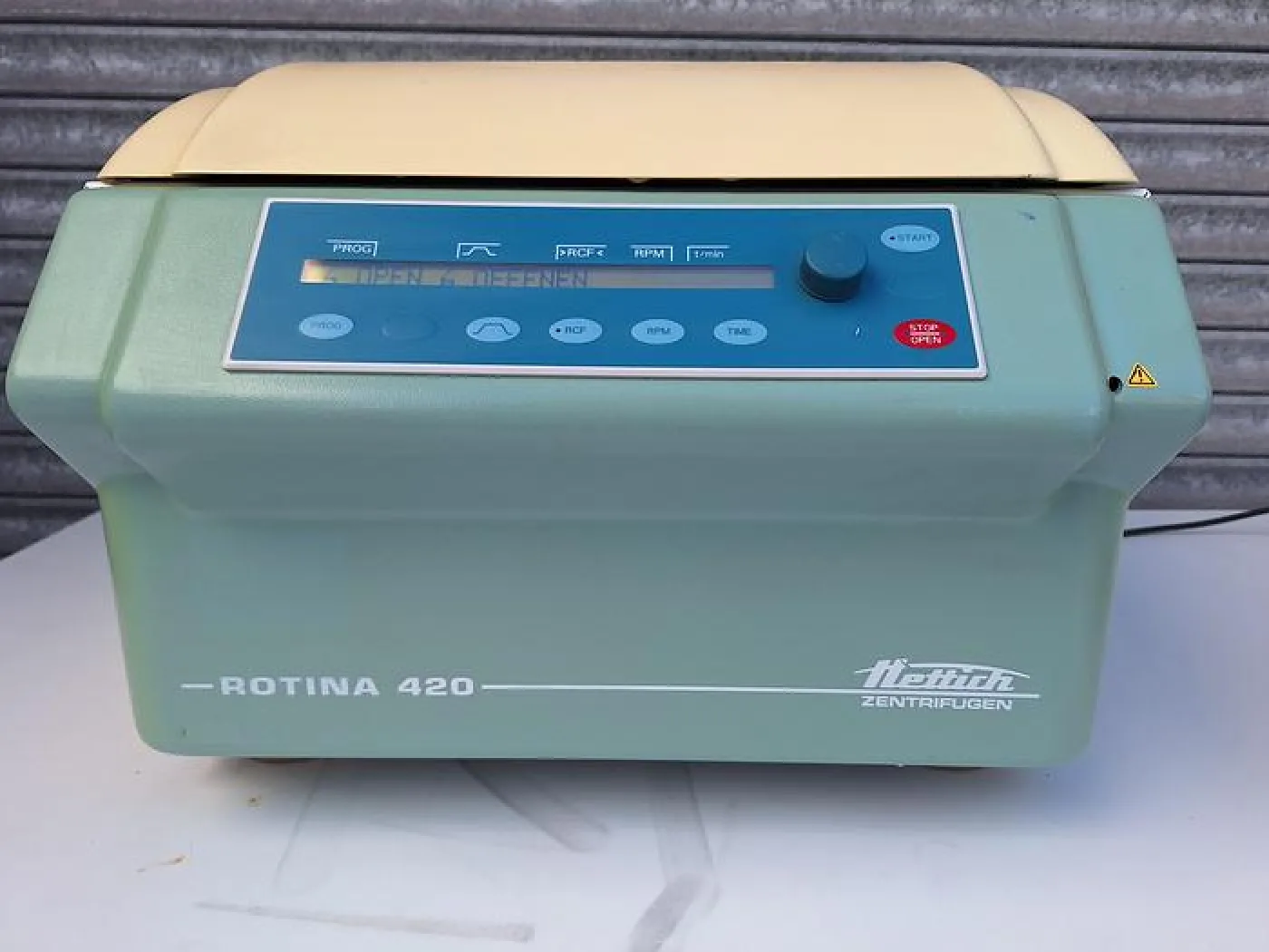 Hettich Rotina 420 Centrifuge - 2
