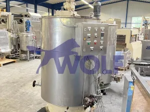 Rührwerksbehälter SOLLICH - mit ca. 1.000 kg Inhalt.