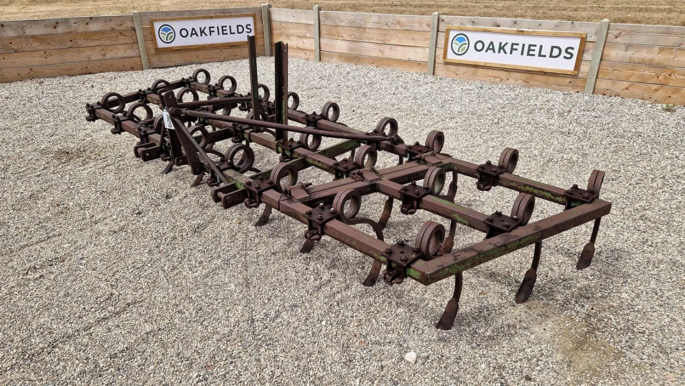 John Deere 4m Pigtail Cultivator - 1