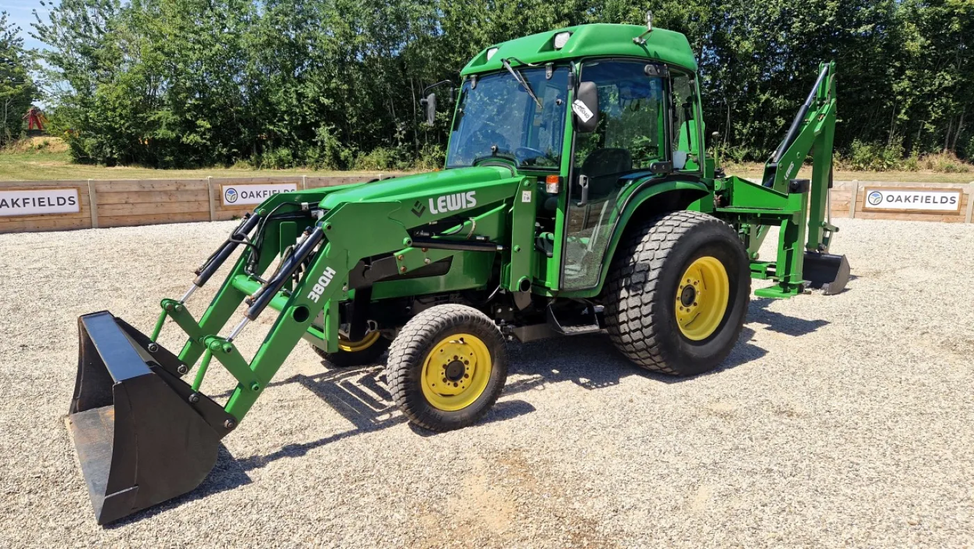 John Deere 4600 with Front Loader &amp; Back Actor - 1
