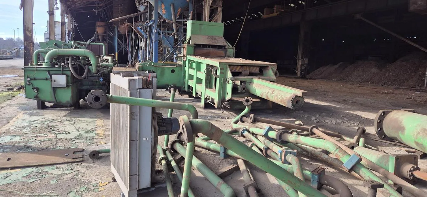 Harris TGS 215 3-RAM Metal Baler - 4