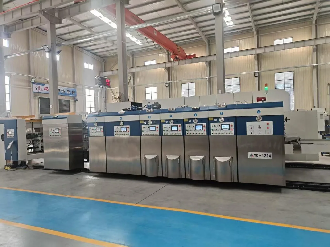 4-colour Flexo Press with rotary die-cutter and palletised collection - 2