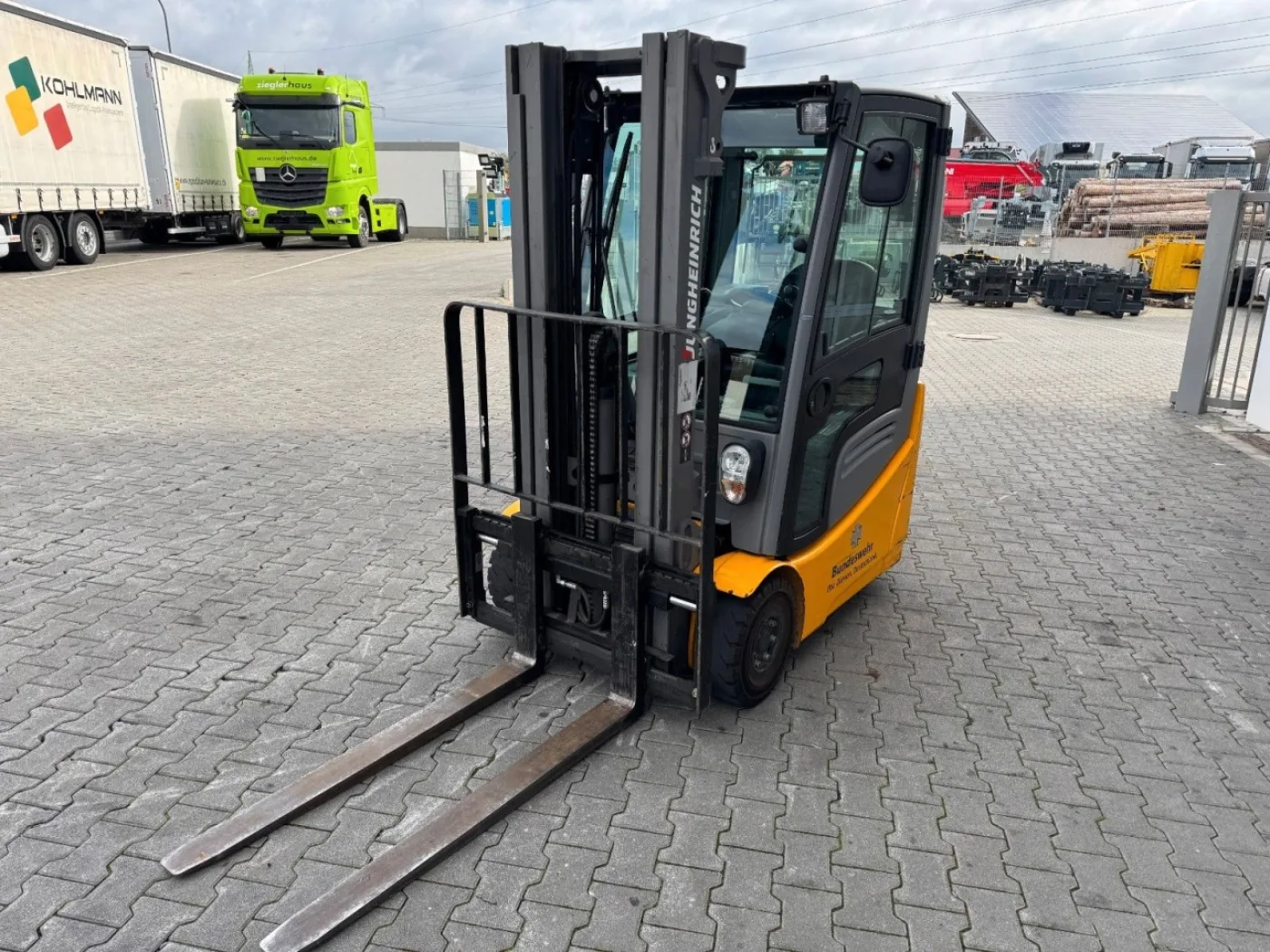 Jungheinrich EFG 215 / Triplex: 4.25m! / SS / nur 716h! - 5