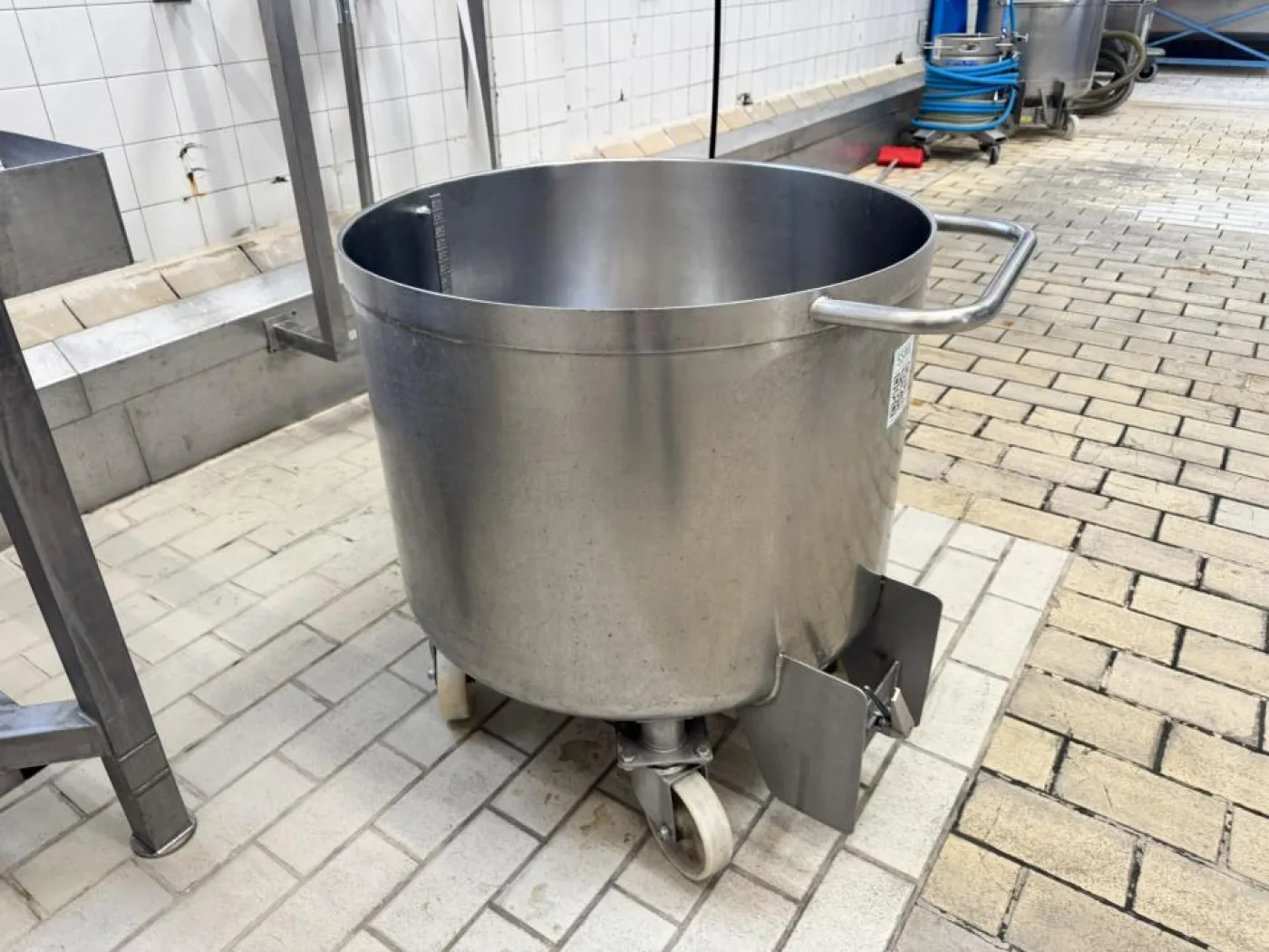 Industrial tub / vat on wheels - 5