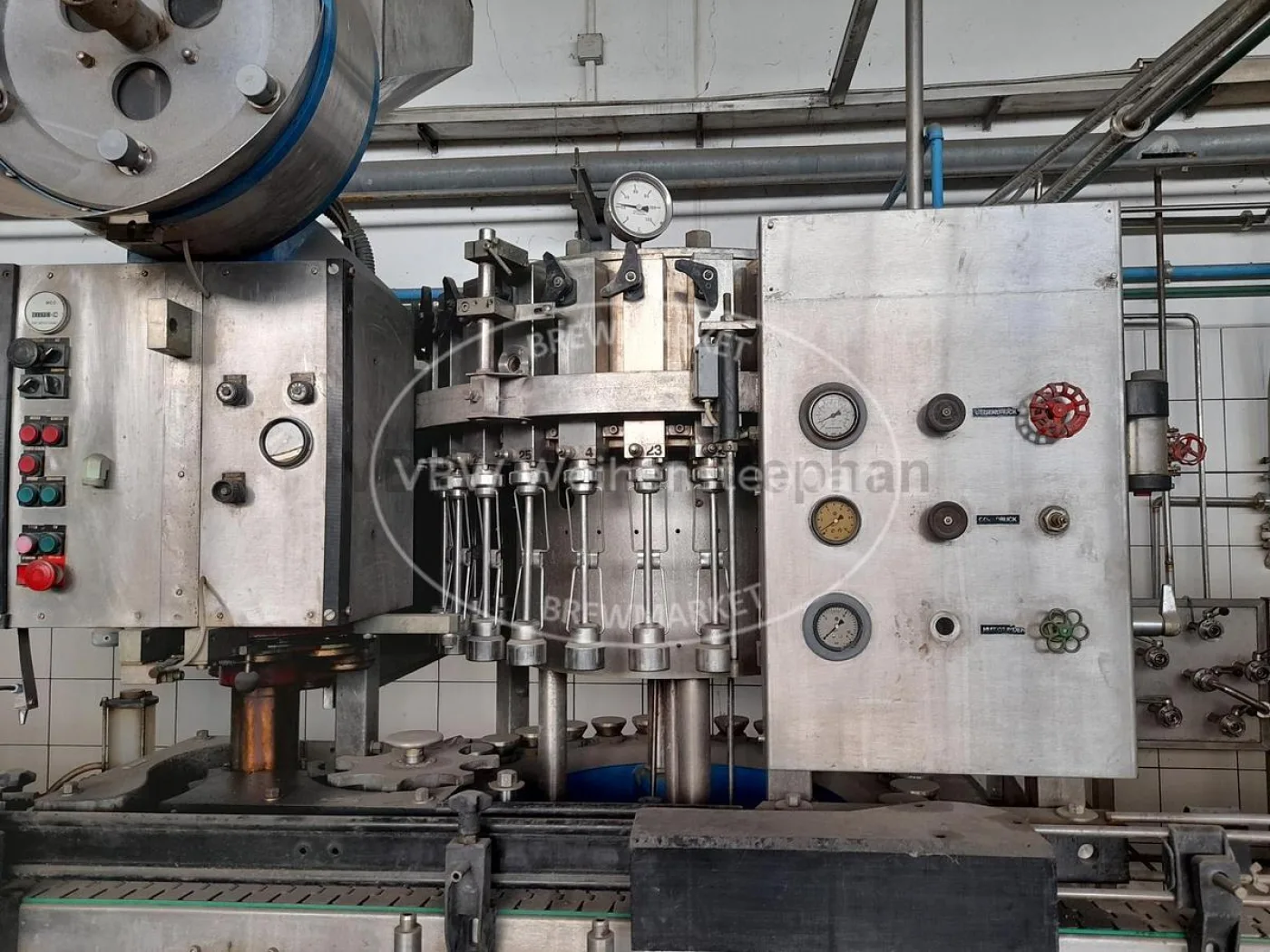 Bottle filler and capper - 3