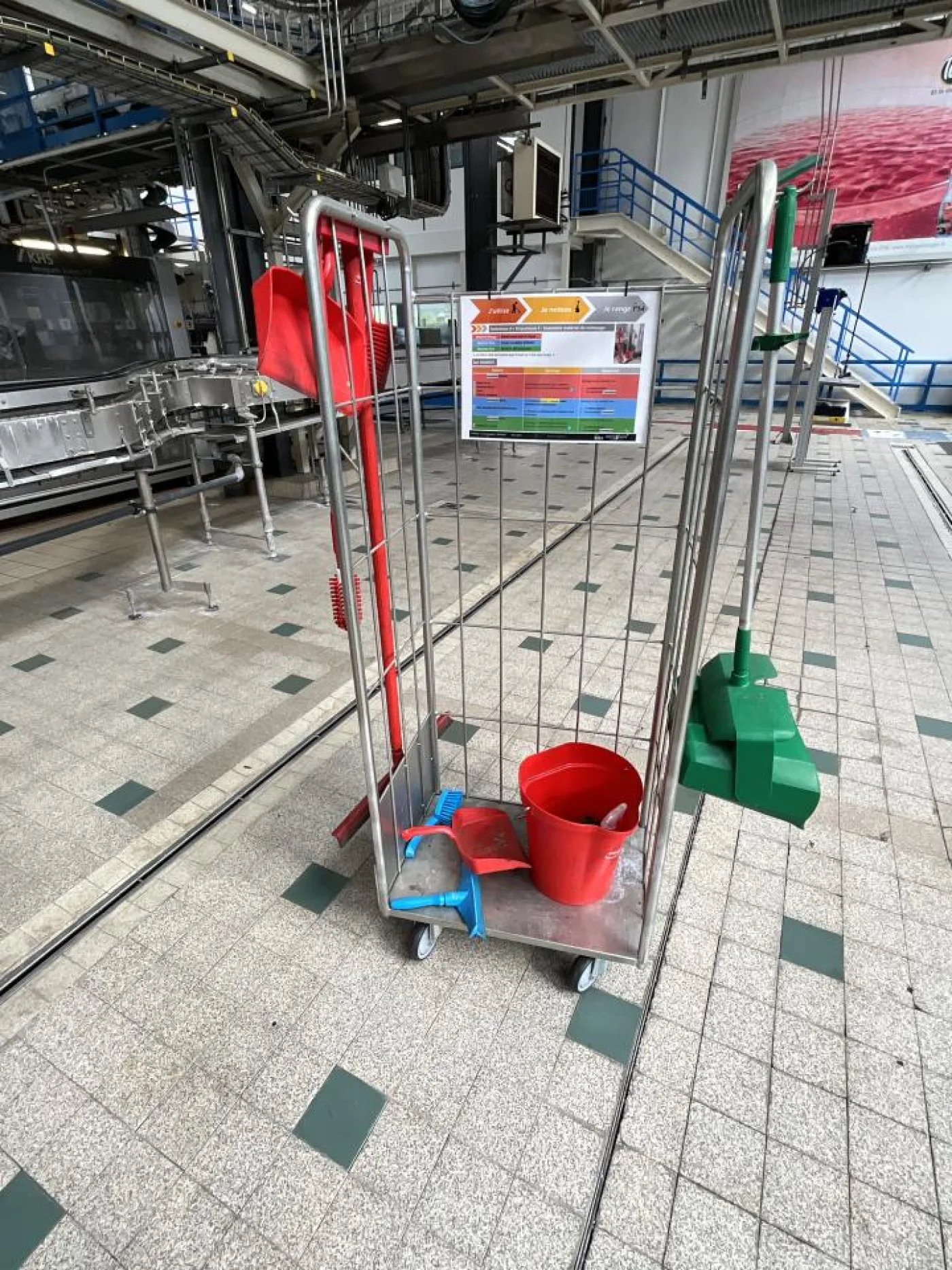 Unknown Cleaning Utensil Trolley - 3