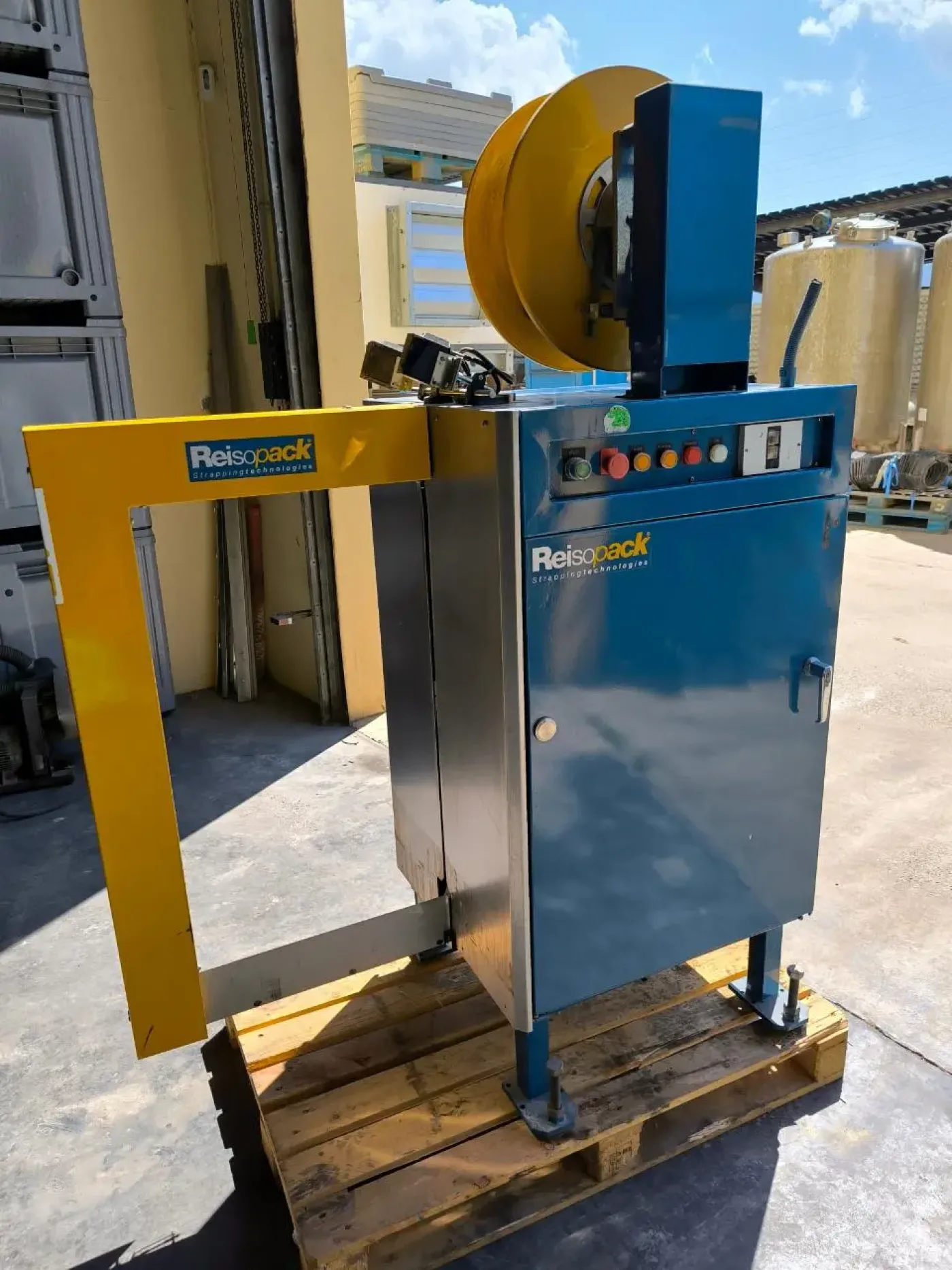 REISOPACK 2000 STRAPPING MACHINE - 2