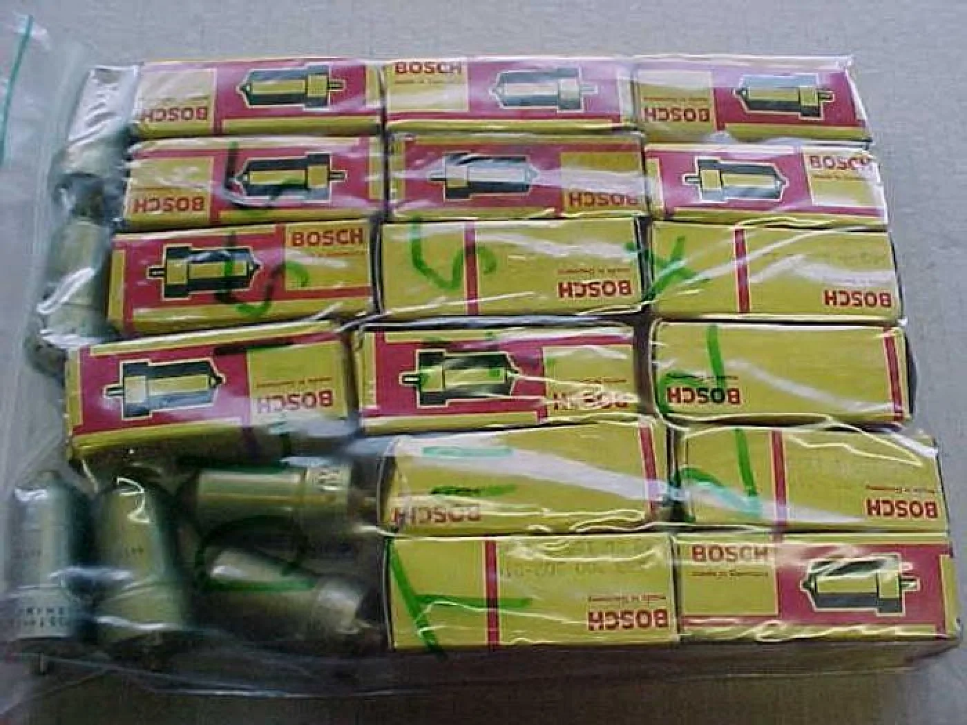 BOSCH INJECTOR NOZZLE DL155T1175 NEW !! - 1