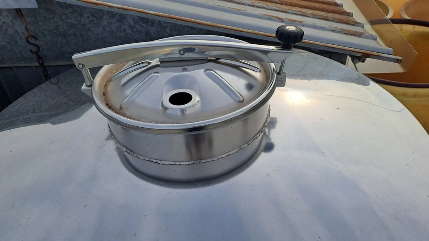 STAINLESS STEEL TANKS, CAPACITY 1700 LITERS, STORAGE MODEL ROUNDED BOTTOM, NEW EQUIPMENT - 5