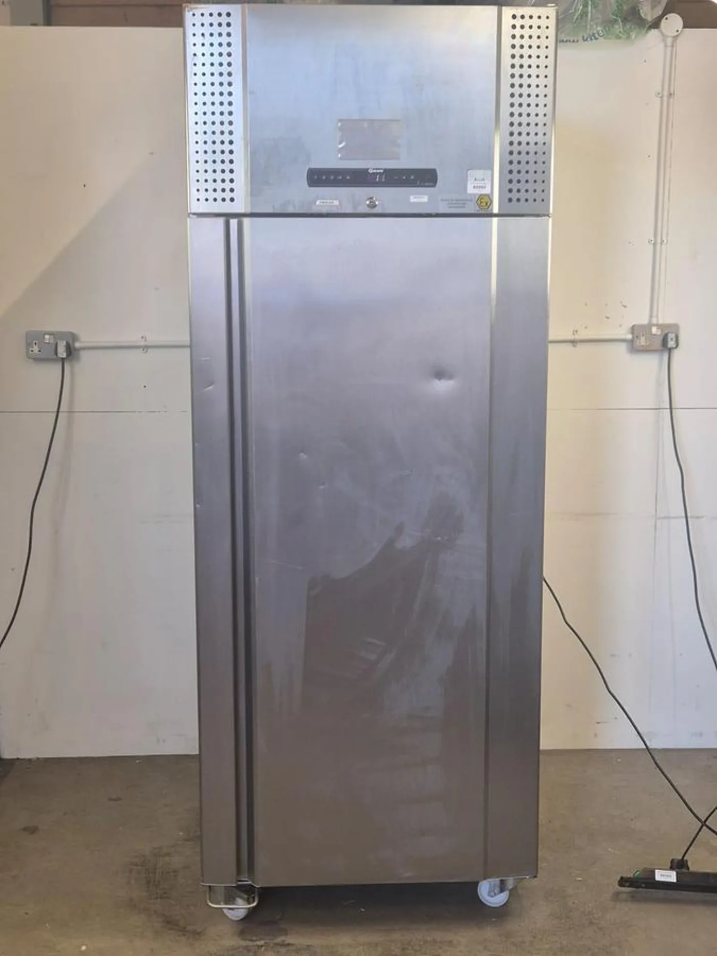 Gram R290 Fridge - 3