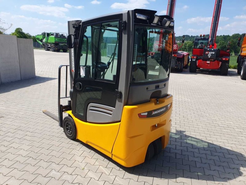 Jungheinrich EFG 215 / Triplex: 4.25m! / SS / 2.472h! / 2020