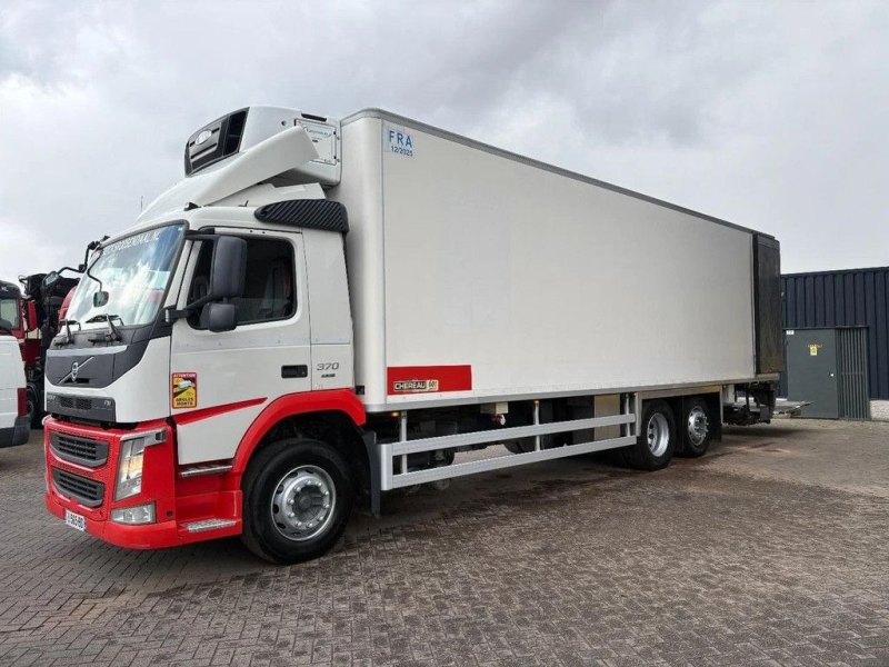 Volvo FM 370 + CHEREAU + CARRIER + EURO 6 + 6X2 + ELEVATOR + MEAT HOOKS