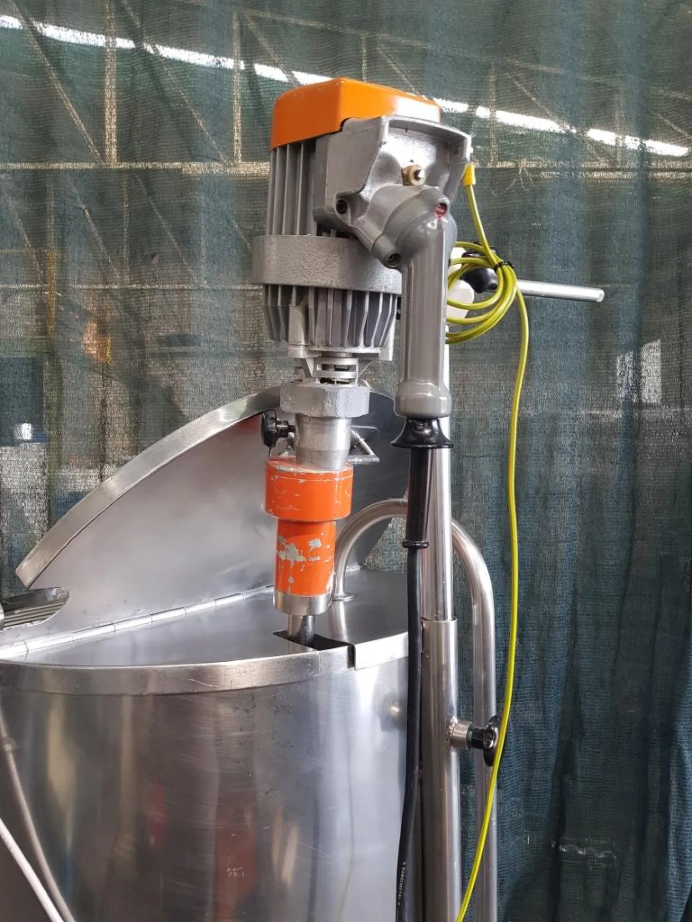 DISSOLUTORE CON POMPA DI RILANCIO – MOD. 150 L - 7