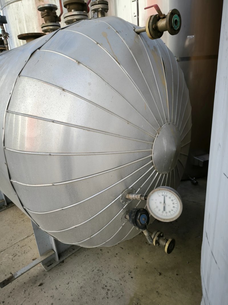 TANK IN STAINLESS STEEL 316 OF 4500 LITRES HEATED WITH HEAT EXCHANGER