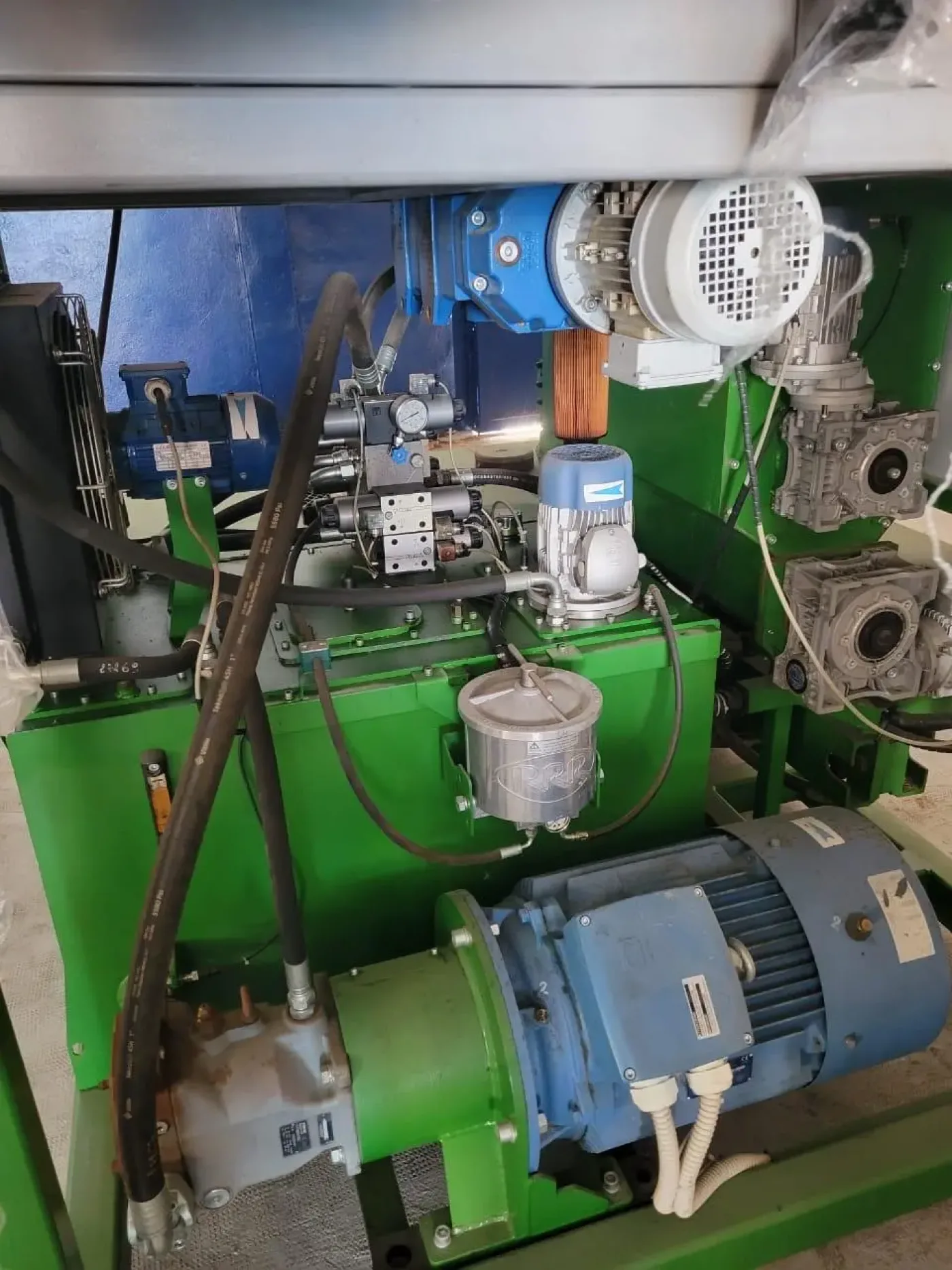 USED UMP TECHNIKA BP-600A HYDRAULIC BRIQUETTING PRESS - 3
