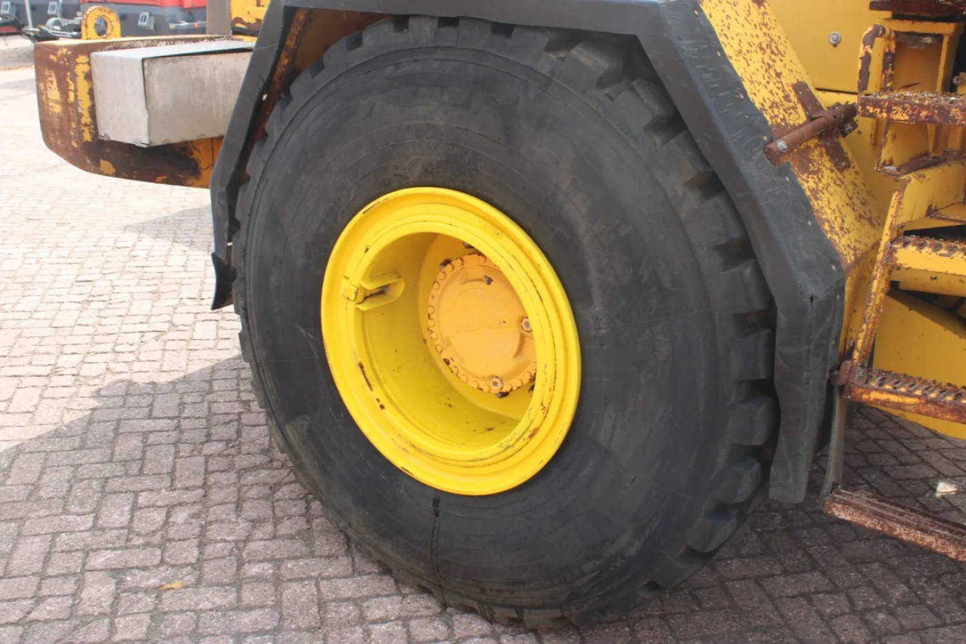 Volvo L 120 B - 6