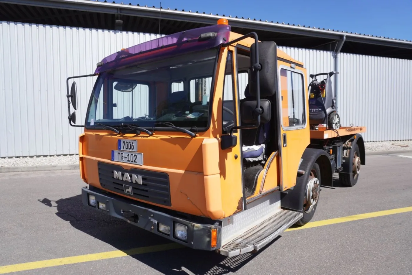 Schlepper MAN 10.220 4X4 BB L2000 () - 1