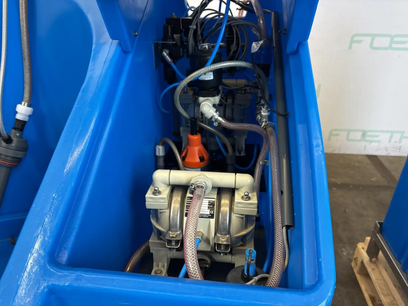 Ecolab Distribution pumps 2x2 - Dosing pump - 1