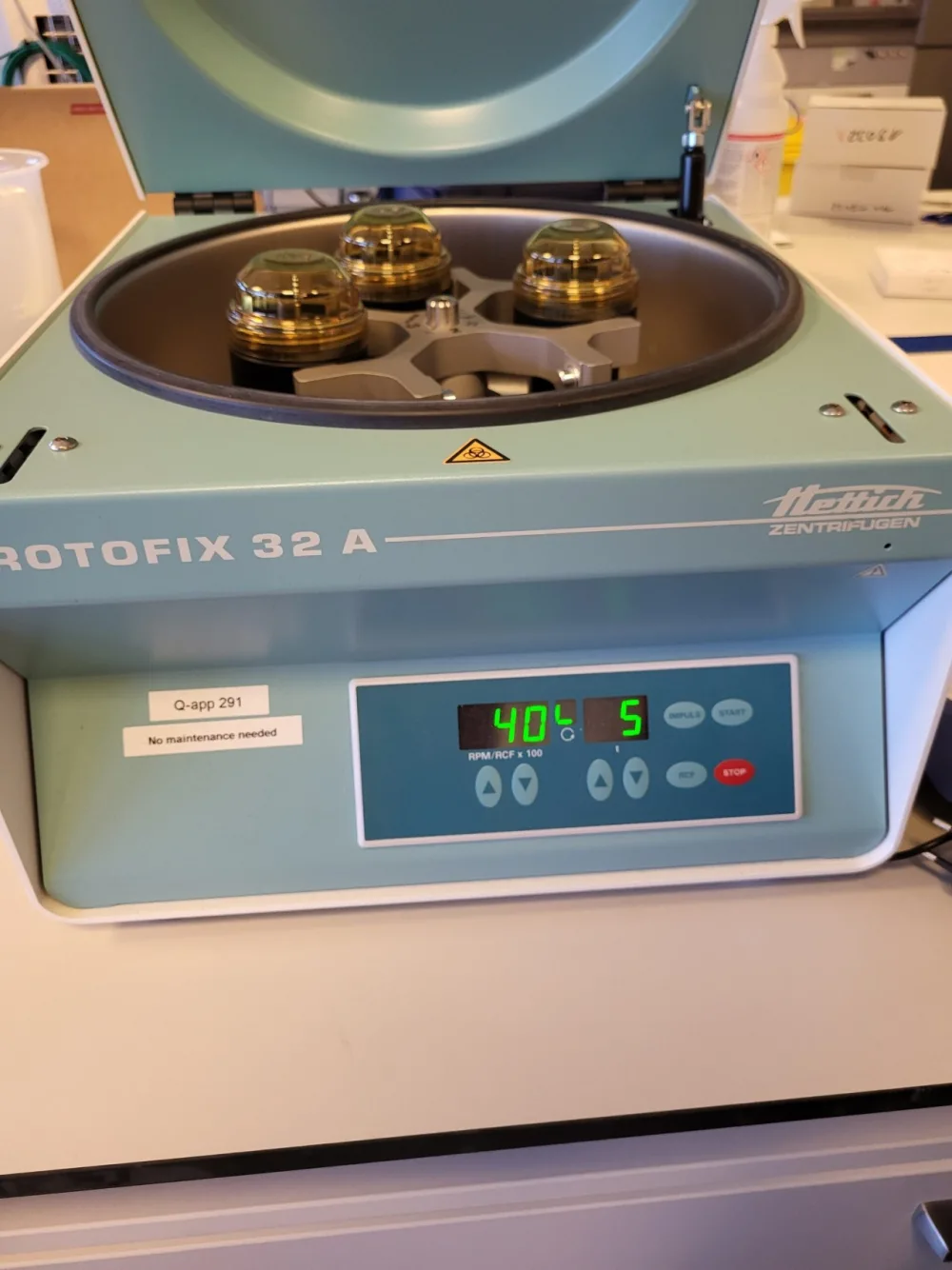 2460 - Used Hettich Rotofix 32 A benchtop centrifuge