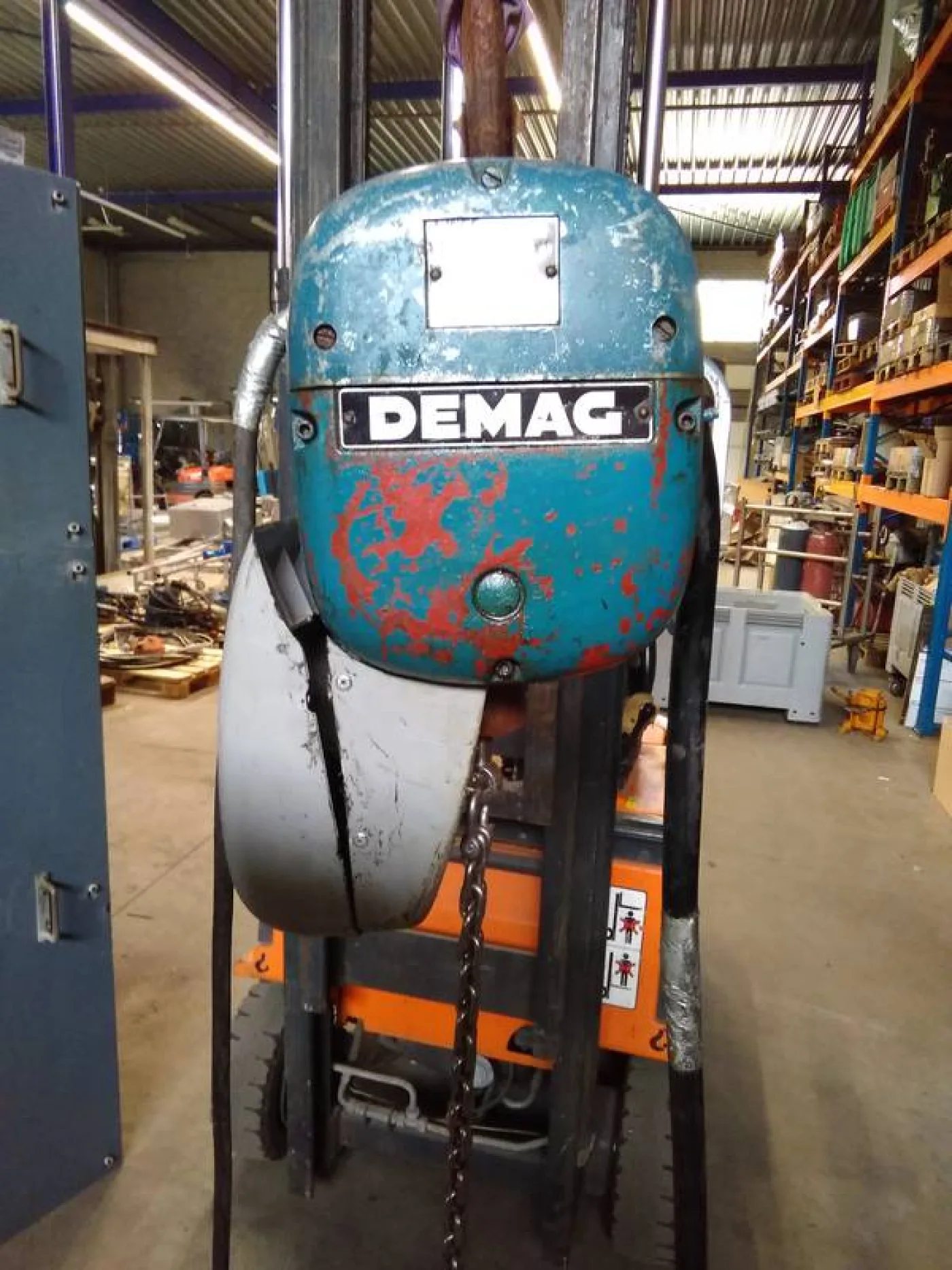 Chain hoist - 1