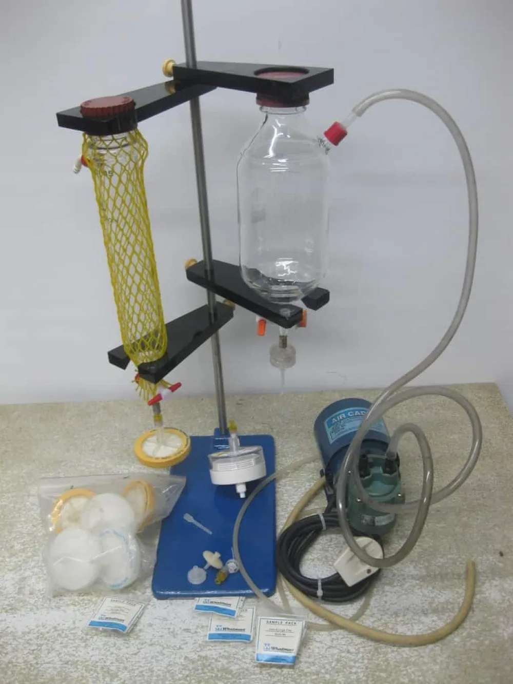 Millipore Filtratieset en Pompje