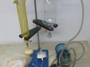 Millipore Filtratieset en Pompje