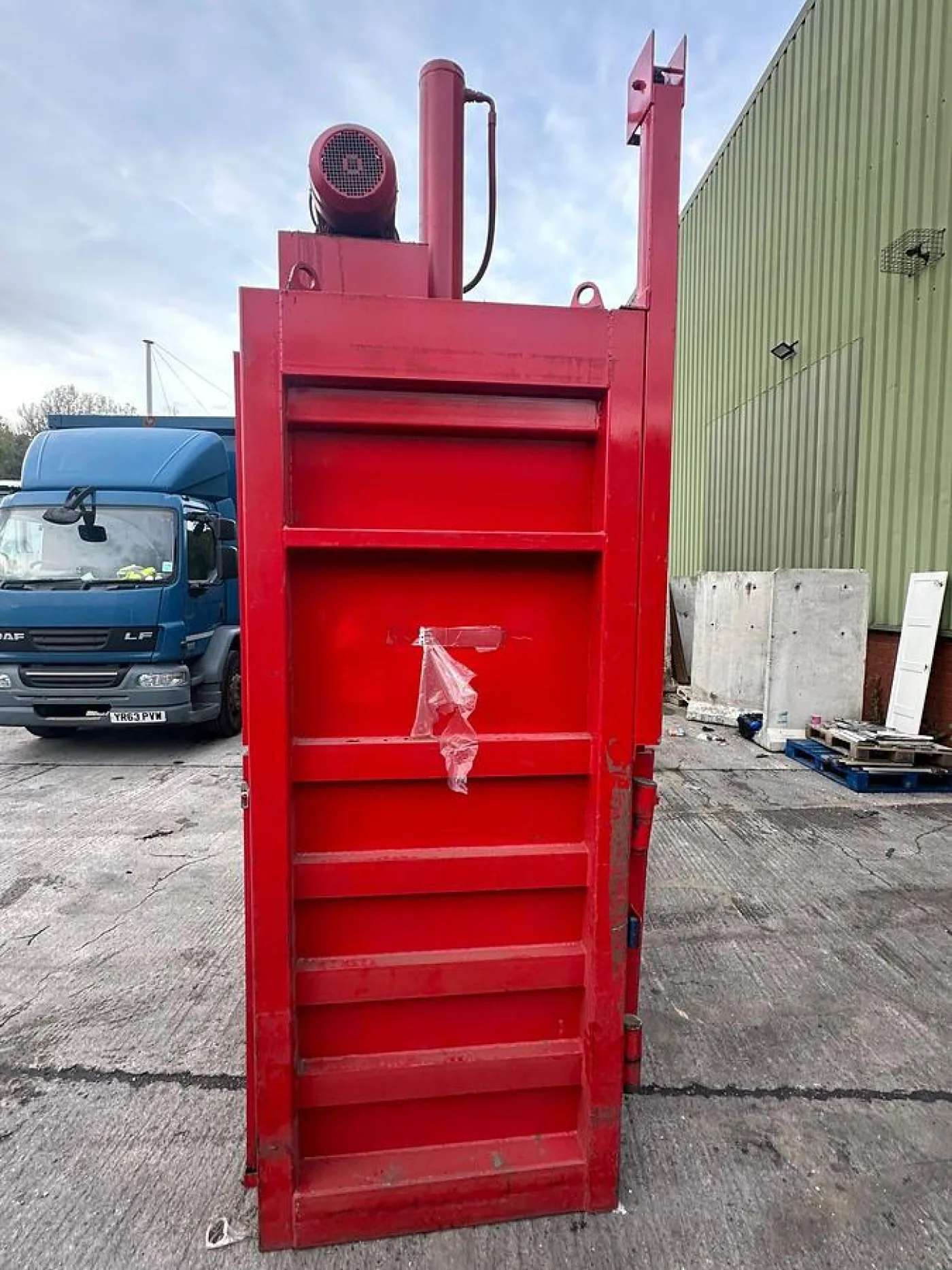 Vertical Waste Baler - 4