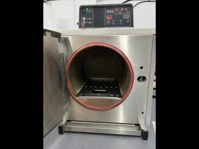 Boxer 200/40LR Autoclave