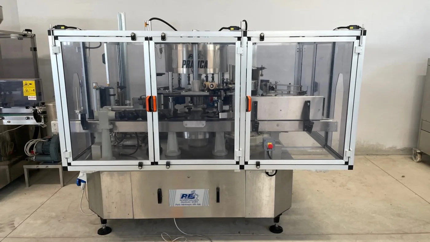 P.E. LABELLING MACHINE MODEL PRATICA 540, 6 LOCKING HEADS, 3 LABELING STATIONS, SECOND-HAND MACHINE - 1