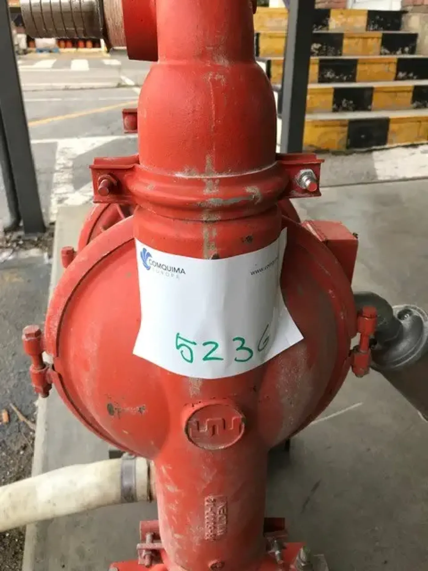 USED WILDEN P8 IRON DIAPHRAGM PUMP - 1
