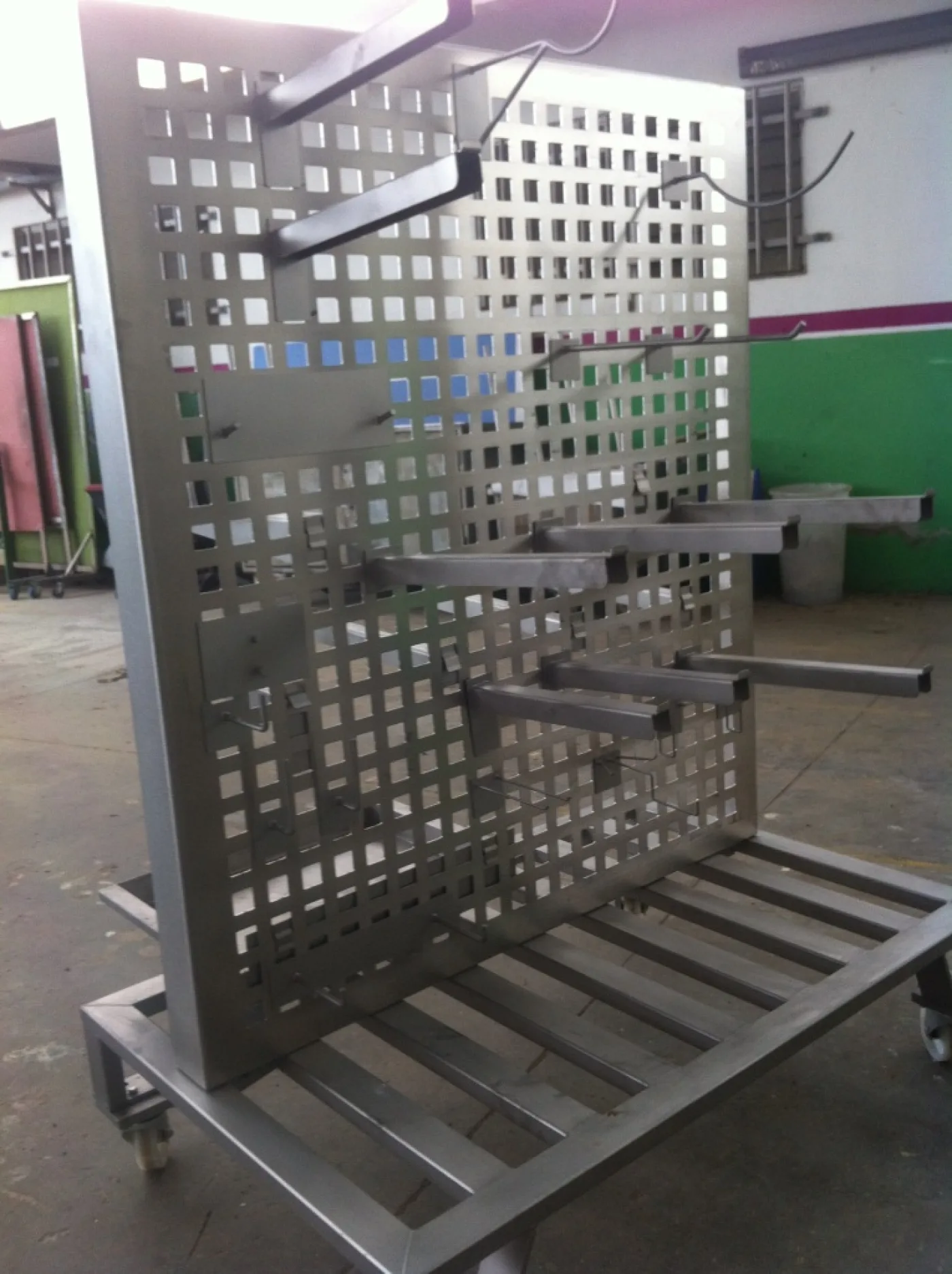 CARRELLO PORTAUTENSILI IN ACCIAIO INOX - 4